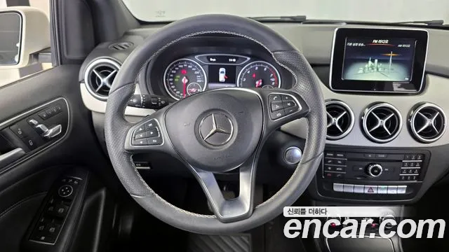 Mercedes-Benz B-Class 2018 — фото 20