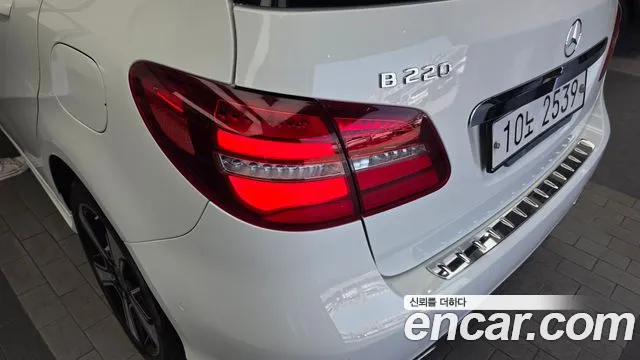 Mercedes-Benz B-Class 2018 — фото 9