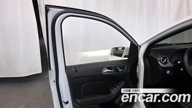 Mercedes-Benz B-Class 2018 — фото 14