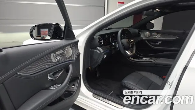 Mercedes-Benz E-Class 2023 — фото 13