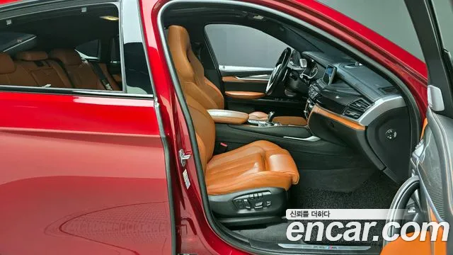 BMW X6M 2019 — фото 11