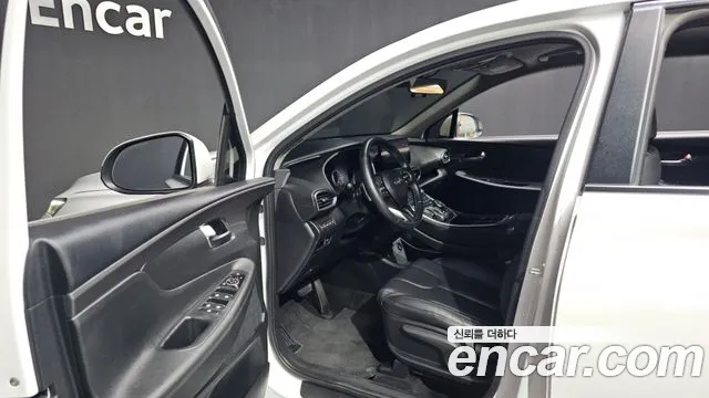 Hyundai Santafe 2022 — фото 10