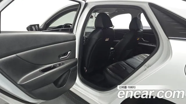 Hyundai AVANTE 2022 — фото 16