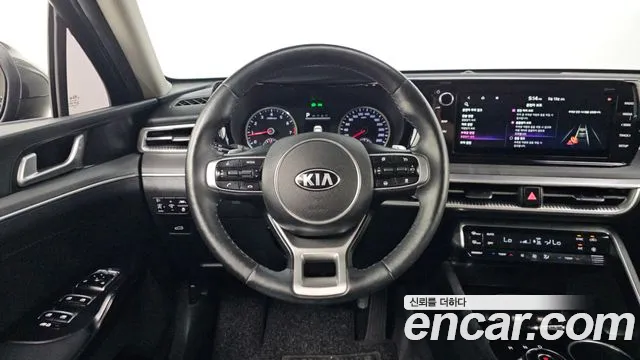Kia K5 2021 — фото 19