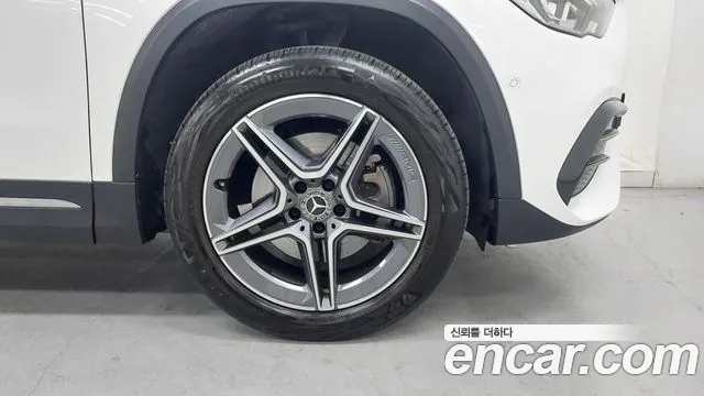 Mercedes-Benz GLA-Class 2023 — фото 5