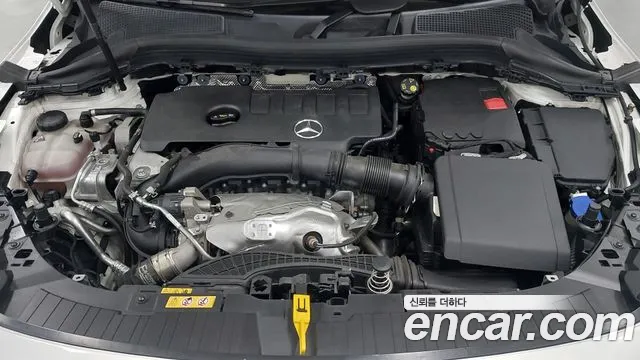 Mercedes-Benz GLA-Class 2023 — фото 6