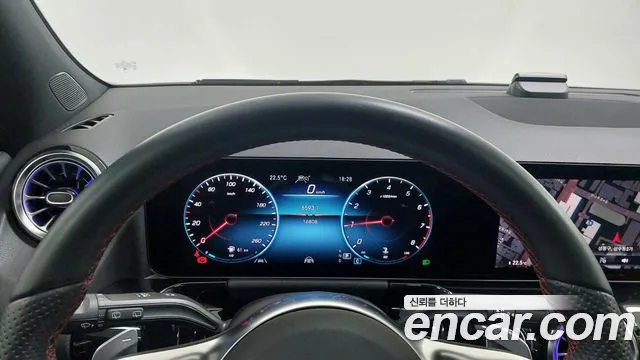 Mercedes-Benz GLA-Class 2023 — фото 8