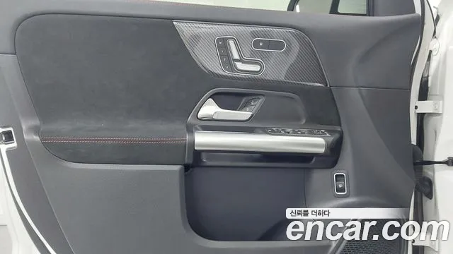 Mercedes-Benz GLA-Class 2023 — фото 15