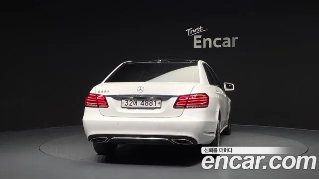 Mercedes-Benz E-Class 2014 — фото 4