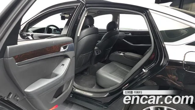 Hyundai Genesis 2015 — фото 16