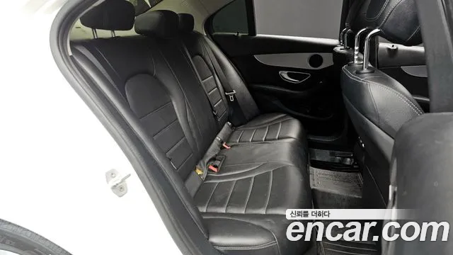 Mercedes-Benz C-Class 2016 — фото 11