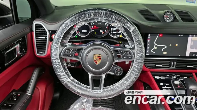 Porsche Cayenne 2019 — фото 19