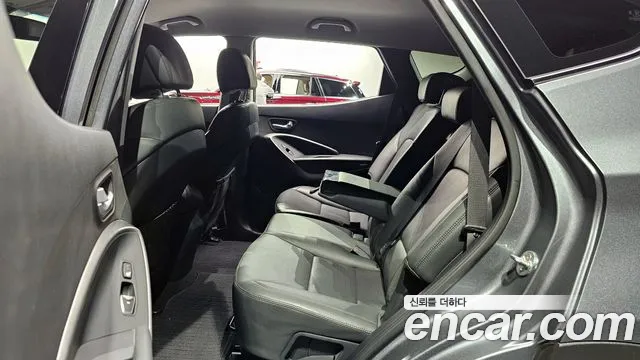 Hyundai Santafe 2017 — фото 11