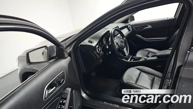 Mercedes-Benz GLA-Class 2015 — фото 12