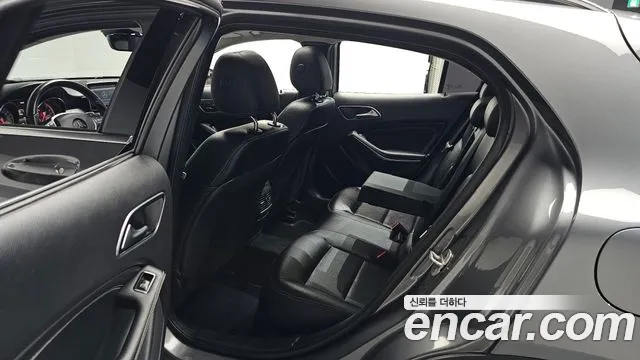 Mercedes-Benz GLA-Class 2015 — фото 17