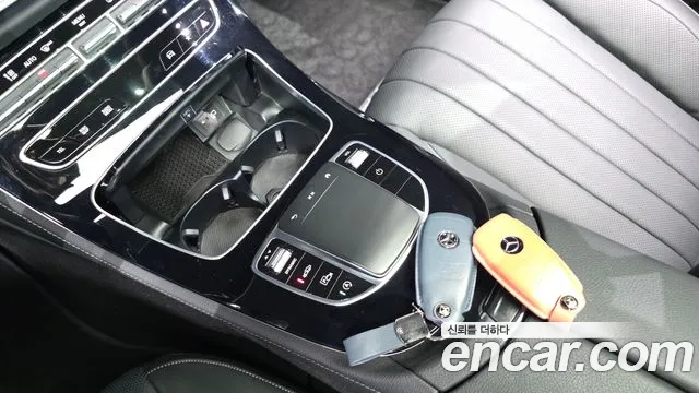 Mercedes-Benz E-Class 2021 — фото 12