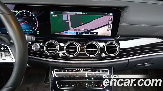Mercedes-Benz E-Class 2021 — фото 19