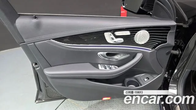 Mercedes-Benz E-Class 2021 — фото 14