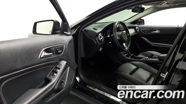 Mercedes-Benz GLA-Class 2017 — фото 10