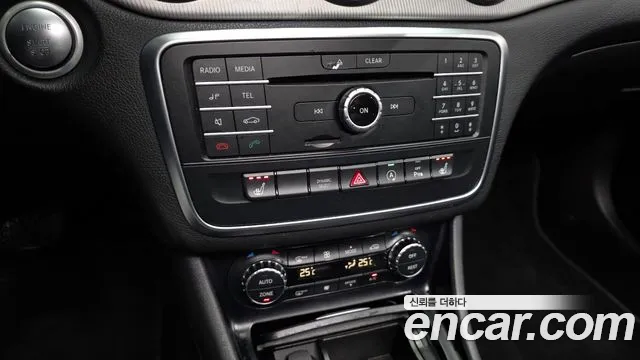 Mercedes-Benz GLA-Class 2017 — фото 17