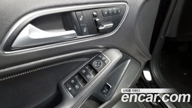 Mercedes-Benz GLA-Class 2017 — фото 18