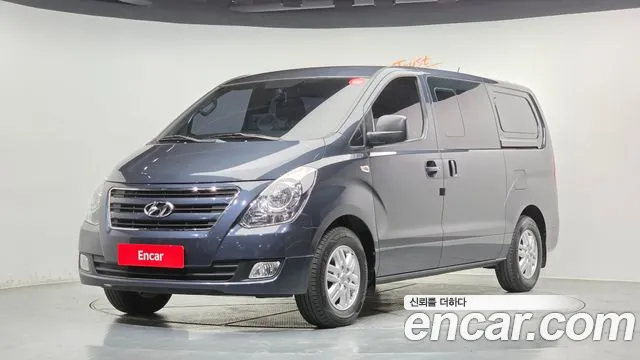 Hyundai Starex 2017 — фото 1