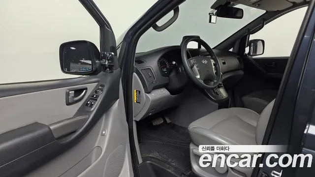 Hyundai Starex 2017 — фото 10