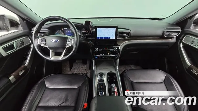 Ford Explorer 2022 — фото 10