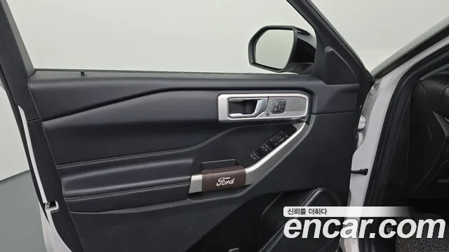 Ford Explorer 2022 — фото 14
