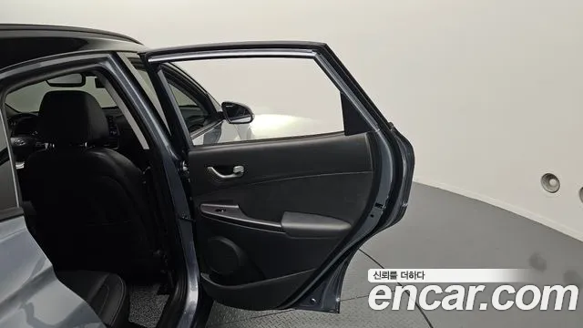 Hyundai Kona 2018 — фото 15