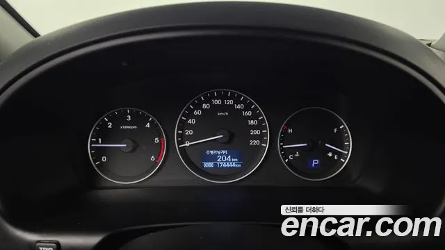 Hyundai Starex 2017 — фото 8