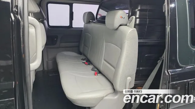 Hyundai Starex 2017 — фото 12