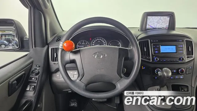 Hyundai Starex 2017 — фото 13