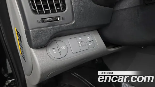 Hyundai Starex 2017 — фото 19