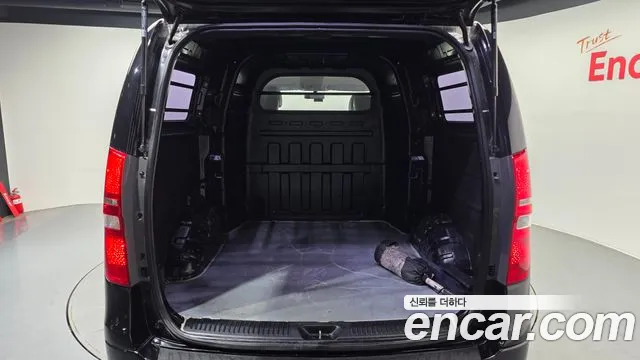 Hyundai Starex 2017 — фото 20