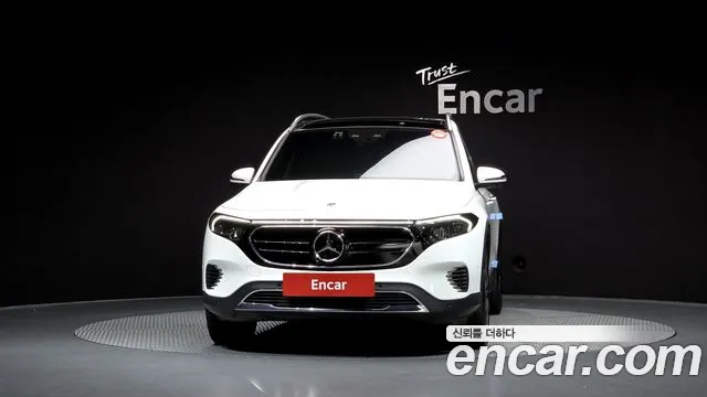 Mercedes-Benz EQB 2023 — фото 3
