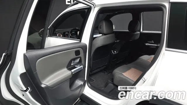 Mercedes-Benz EQB 2023 — фото 16