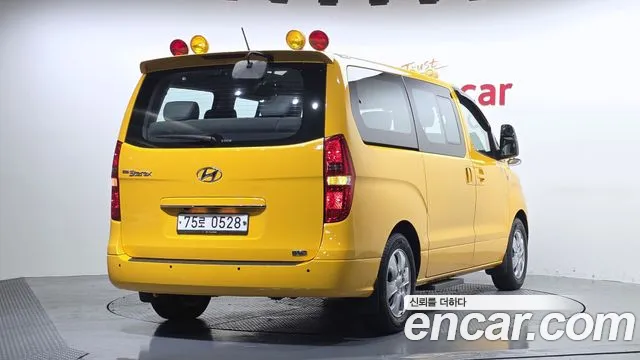 Hyundai Starex 2019 — фото 2