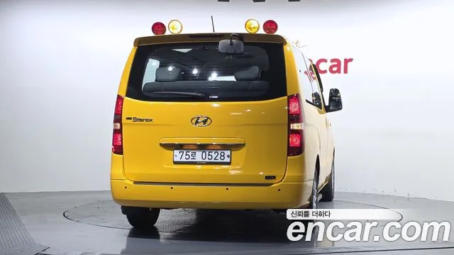 Hyundai Starex 2019 — фото 4
