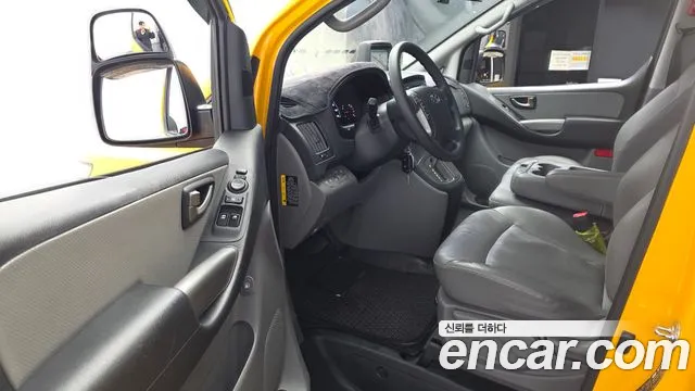 Hyundai Starex 2019 — фото 13