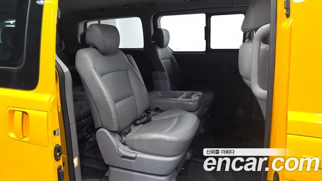 Hyundai Starex 2019 — фото 18