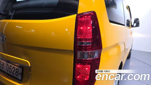 Hyundai Starex 2019 — фото 9