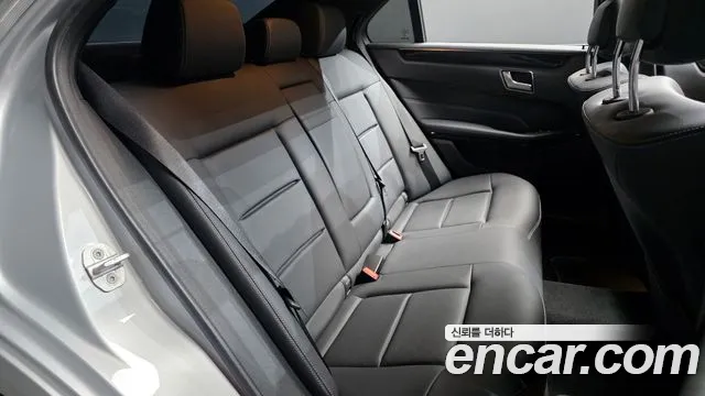 Mercedes-Benz E-Class 2015 — фото 11