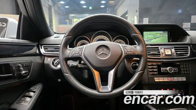 Mercedes-Benz E-Class 2015 — фото 13