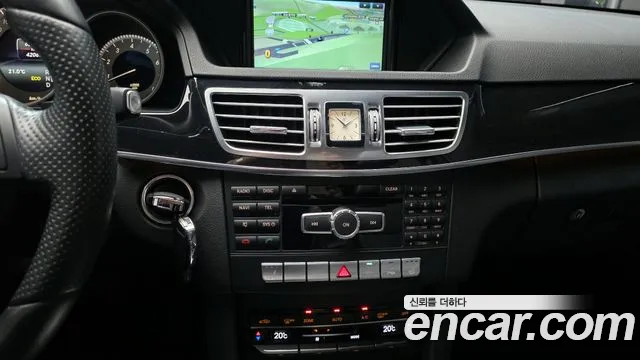Mercedes-Benz E-Class 2015 — фото 14