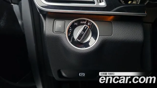Mercedes-Benz E-Class 2015 — фото 20