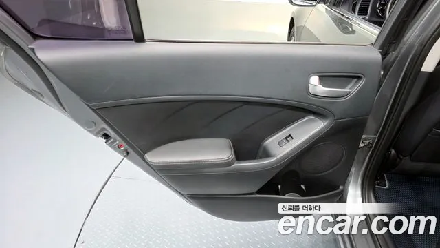 Kia K3 2015 — фото 15