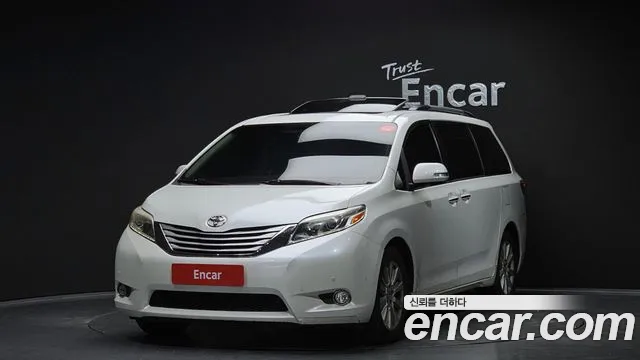 Toyota Sienna 2015 — фото 1