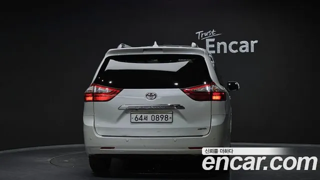 Toyota Sienna 2015 — фото 4
