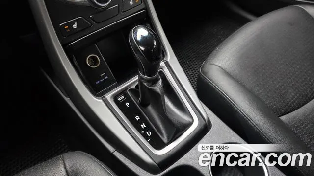 Hyundai AVANTE 2014 — фото 12